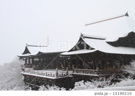 11月京都 清水寺・雪景色 11月京都 清水寺・雪景色 13190210