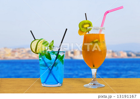 Cocktails on table in cafe 13191167