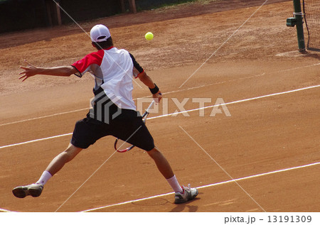クレーコートでのテニス 13191309