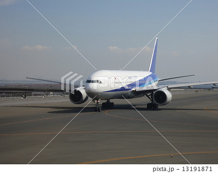 離陸前のトリプルセブン 13191871