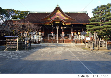 国宝・北野天満宮の「拝殿」(京都市上京区馬喰町) 国宝・北野天満宮の「拝殿」(京都市上京区馬喰町) 13196782