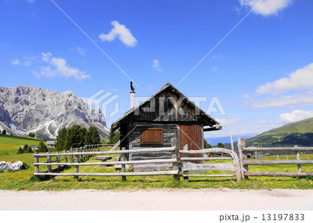 プエツ・オドレ自然公園　parco　naturale　puez-odle　　山小屋 13197833