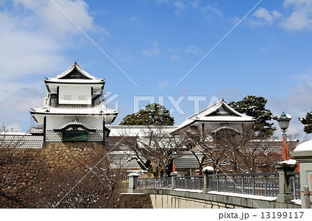 冬の金沢城公園（石川門） 13199117