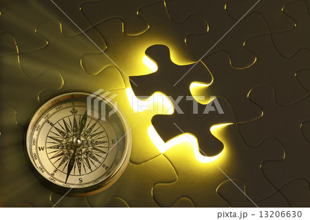 ジグソーパズルと方位磁石 13206630