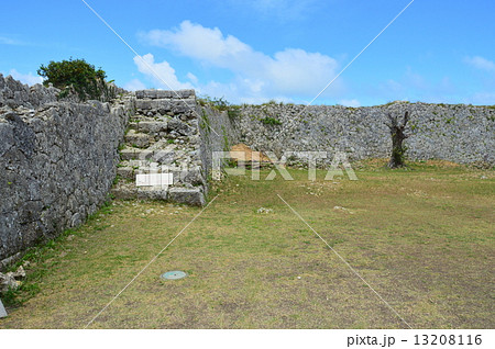 世界遺産 中城城跡（沖縄県中頭郡北中城村･中城村） 13208116