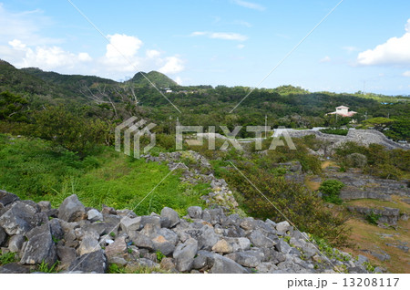 史跡・今帰仁城跡(沖縄県国頭郡今帰仁村) 史跡・今帰仁城跡(沖縄県国頭郡今帰仁村) 13208117
