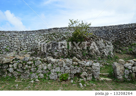 世界遺産 中城城跡（沖縄県中頭郡北中城村･中城村） 13208264