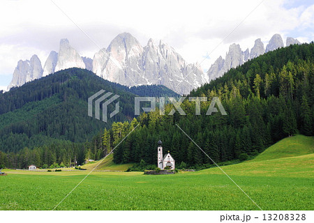 サンタ・マッダレーナ村 santa maddalena  ザンクト・ヨハン教会 st. johann サンタ・マッダレーナ村 santa maddalena  ザンクト・ヨハン教会 st. johann 13208328