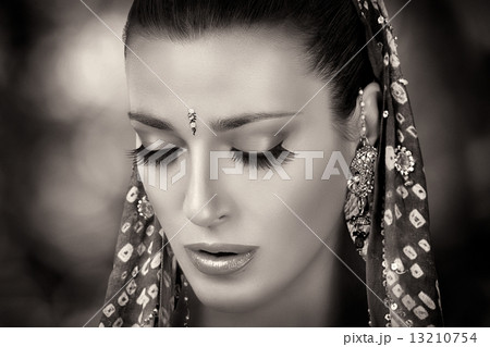 Ethnic Beauty. Hindu Woman 13210754