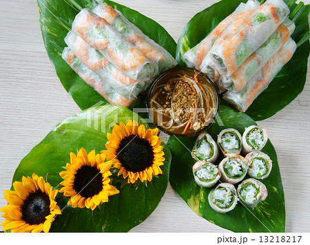 Vietnamese food, goi cuon, salad roll 13218217