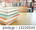 図書館の本 13220545