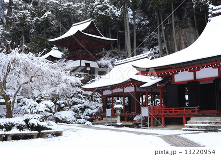 長命寺（雪の境内） 13220954