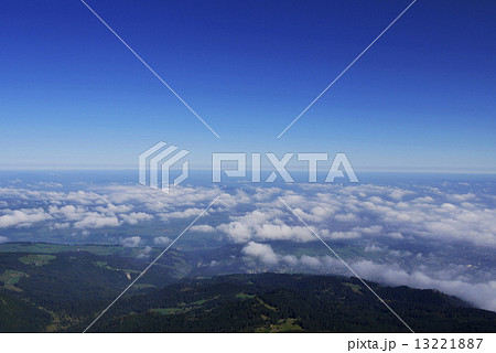ピラトゥス山　pilatus　　雲海 13221887