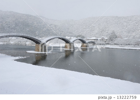 錦帯橋（冬、雪化粧） 13222759
