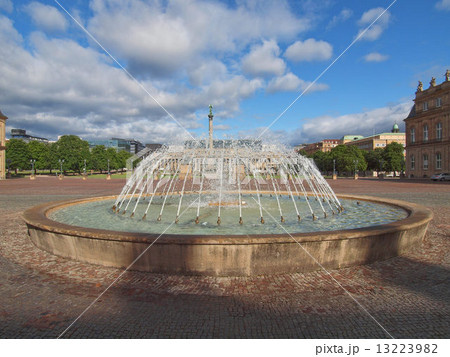 Schlossplatz (Castle square) Stuttgart 13223982