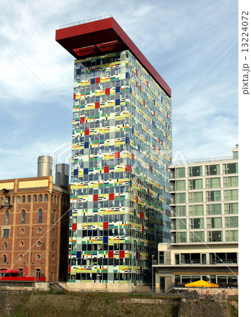 Modern architecture Modern architecture 13224072