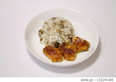 自家製チキンティッカ with きのこガーリックバターライス 自家製チキンティッカ with きのこガーリックバターライス 13226188