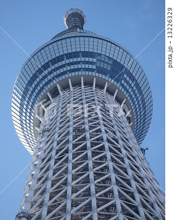 世界でナンバーワンの電波塔としての東京スカイツリー。 13226329