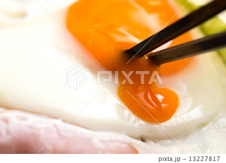 目玉焼き 目玉焼き 13227817