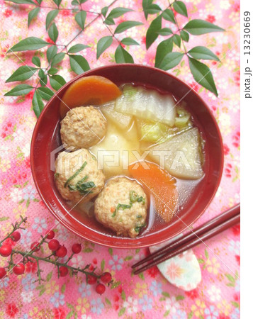 鶏団子入りのお雑煮 鶏団子入りのお雑煮 13230669