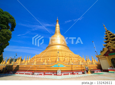 Shwemawdaw pagoda, Bago, Myanmar 13242611