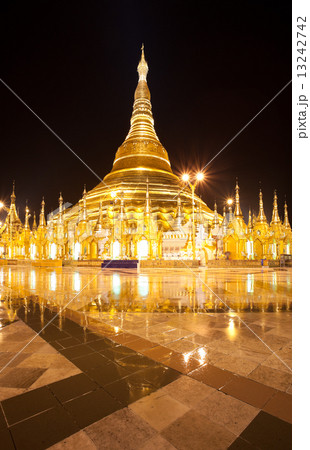 Shwedagon pagoda at night (Vertical view), Rangon,Myanmar 13242742