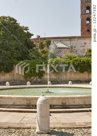 Lucca fountain in front Cathedral of San Martin 13247392