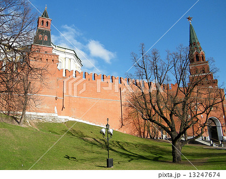 Moscow Kremlin Arsenalnaya and Troitskaya Towers 2011 13247674