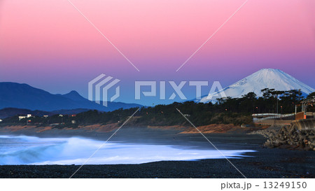 大磯海岸からの富士山 13249150