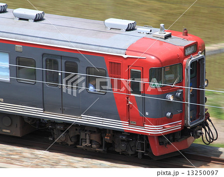 しなの鉄道115系電車(流し撮り) しなの鉄道115系電車(流し撮り) 13250097
