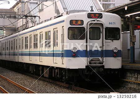 TS］東武伊勢崎線8000系（竹ノ塚駅／高架化前）の写真素材 [13250216