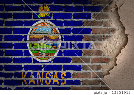 Dark brick wall with plaster - Kansas 13251915