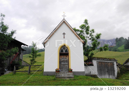 チャペル 13259200