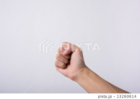 男性の手 13260614