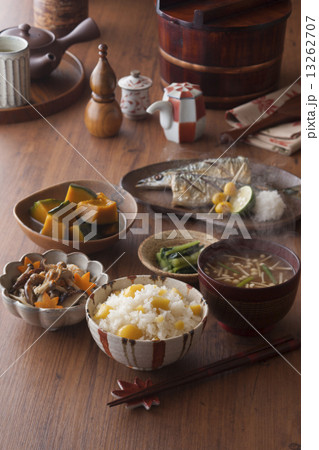 秋の一汁三菜 13262707