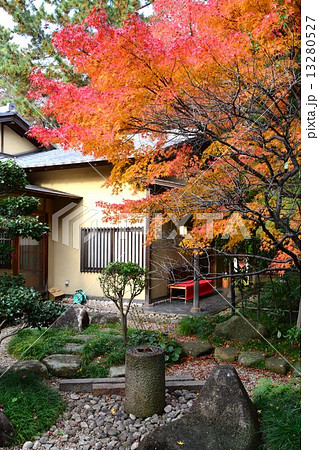 秋の嚶鳴庵 13280527