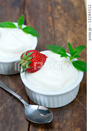 organic Greek yogurt and strawberry organic Greek yogurt and strawberry 13284312