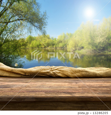 empty table empty table 13286205