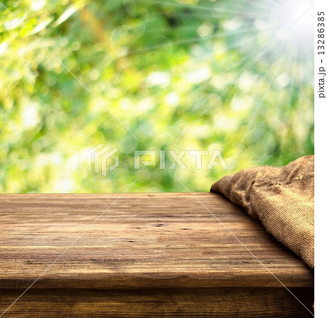 empty table empty table 13286385