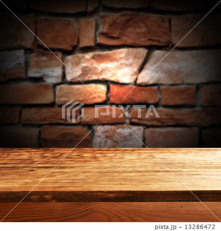 empty table 13286472