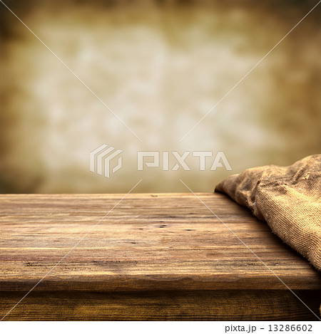 empty table 13286602