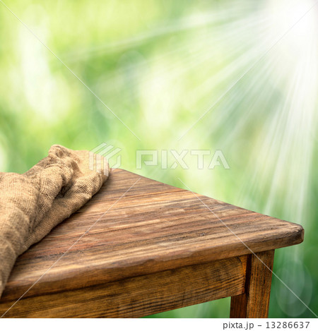 empty table empty table 13286637