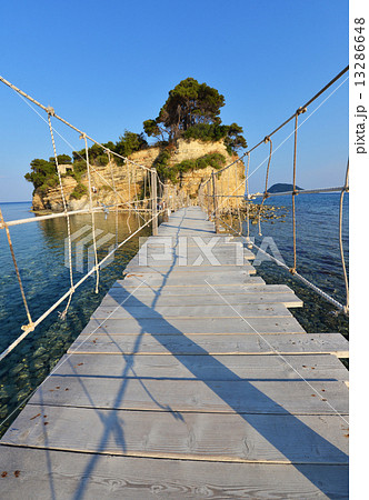 Cameo island 13286648