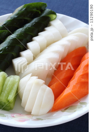 漬物の盛合わせ 13290190