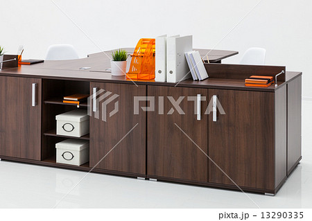 a office desk a office desk 13290335
