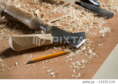 Carpenter's tools 13291116
