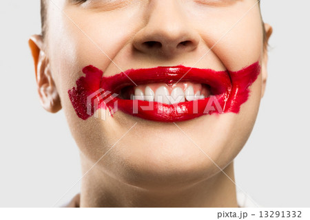 close-up vivid red mouth close-up vivid red mouth 13291332