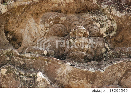 ゾウの洞窟 の石像 ゴア ガジャ遺跡 バリ島 インドネシア の写真素材