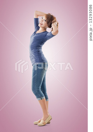 Excited Asian young girl 13293086