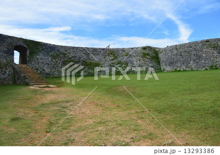 世界遺産･座喜味城跡（沖縄県中頭郡読谷村） 13293386
